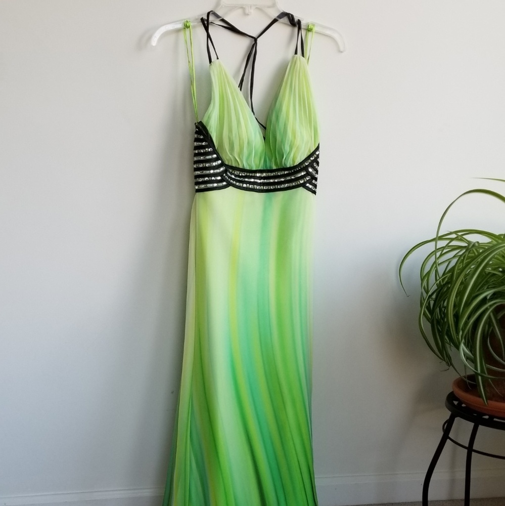 Faviana Dress